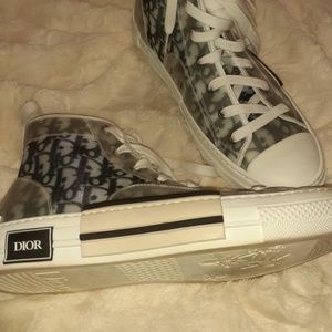 Dior B 23
